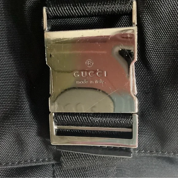 GUCCI Black Nylon Unisex Silver Metal Buckle Shoulder Messenger Bag 122375 - Picture 3 of 14